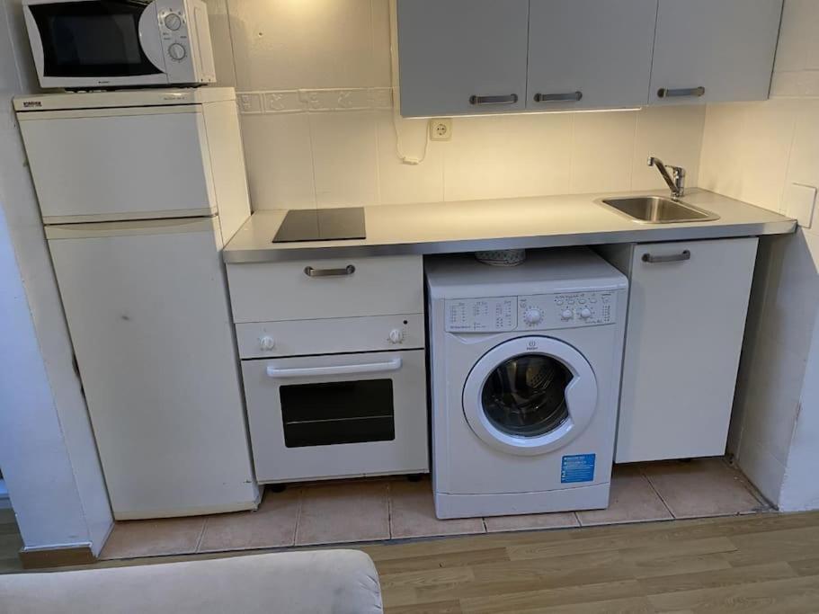 San Bernabe, Apartamento Para 2 En Las Vistillas Junto A Metro Puerta De Toledo Мадрид Екстериор снимка